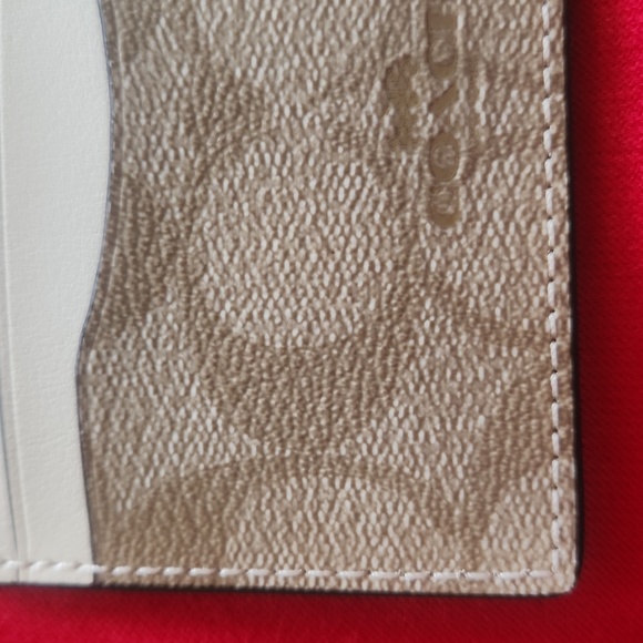NWT Coach Credit Card Holder - Picture 3 of 4